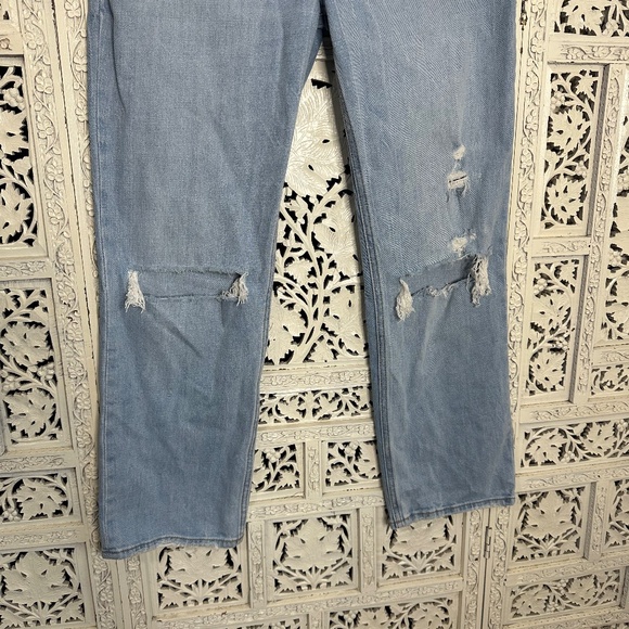 NWT Abercrombie & Fitch The Ankle Straight Ultra High Rise Light Wash Jeans 27 - Picture 3 of 6